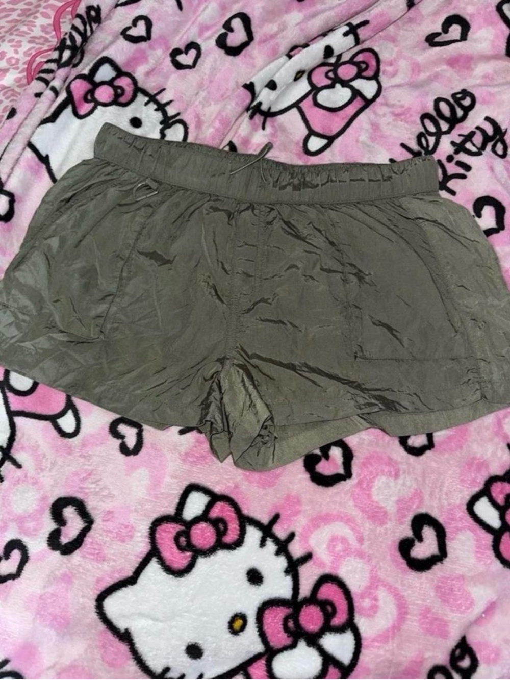 No Boundaries Olive Green Elastic-Waist Athletic Shorts